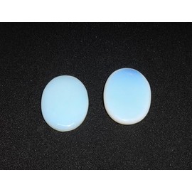 L PEDRA & CRYSTAL Worry Stone A Handheld Comfort to Ease Stress, Enhance Focus, and Promote Inner Peace (Opalite Worry Stone)