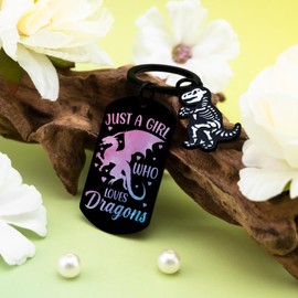 VIESUJI Dragon Keychain Dragon Gifts For Women Girls Christmas Graduation Birthday Gifts For Daughter Friend Sister Animal Lovers Just A Girl Who Loves Dragons