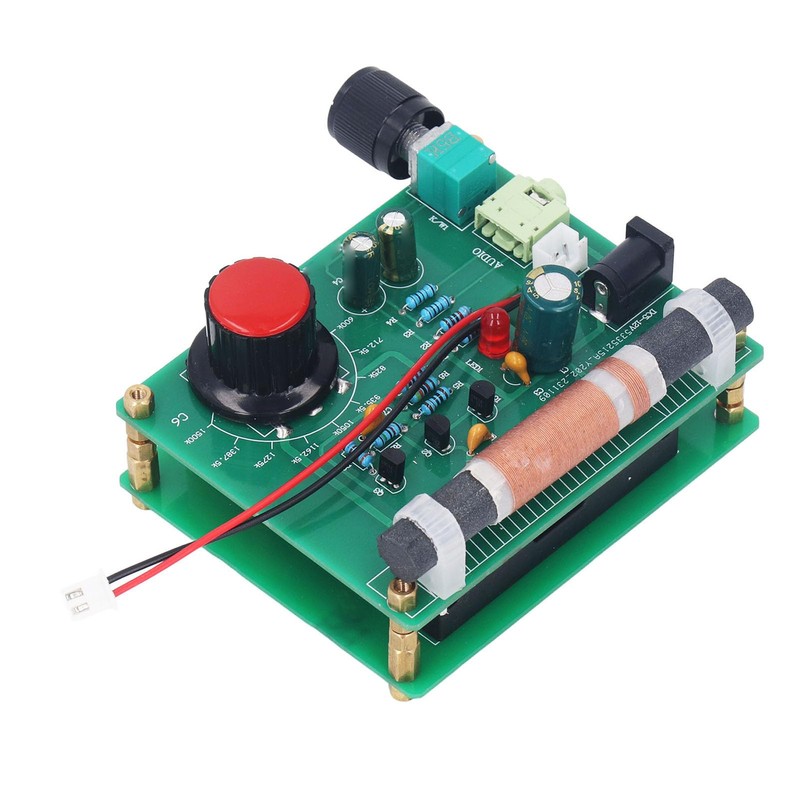 AM Transmitter 600Khz‑1500Khz Compact Portable with 3.5mm Headphone Interface, Versatile