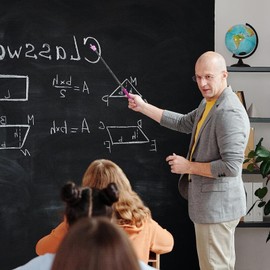 Pack of 4 Telescopic Pointing Sticks, Extendable Hand Pointers, Finger Pointer, Teaching Pointer, Pointer for Classroom, Teaching Presentations (Black, Pink, White, Blue)