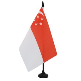 Singapore Table Flag 5'' x 8'' - Singaporean Desk Flag 21 x 14 cm - Black plastic stick and base - Drapeau Singapour AZ FLAG