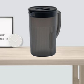 Plastic Pitcher, Cold 2.7L High Temperature Resistant Large Capacity Durable with Lid for Tea Drink (Black)