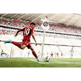 Bayern Coutinhio Corner kick Poster (24x36) inches