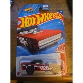 Hot Wheels 2025 Hot Wheels Target Red Edition Small Bloc #7 Red Edition 3/12