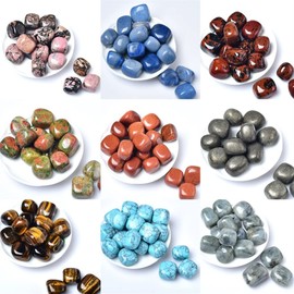 WGPHD Meditation Home 50g Natural Crystal Rolling Stone 27 Color Gravel Specimen Square Polished Healing Stone Reiki for Aquarium Fish Tank Home Decor (Color : Aventurine, Size : 50g-60g)