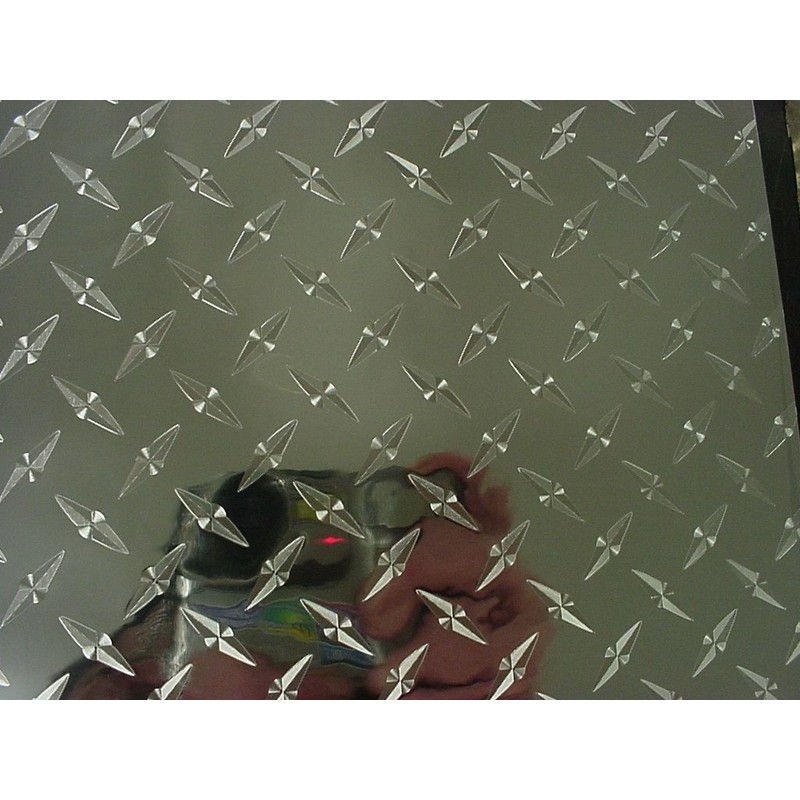 Roll of Diamond Plate Classic Sign Vinyl, with Self-Adhesive (Silver,
