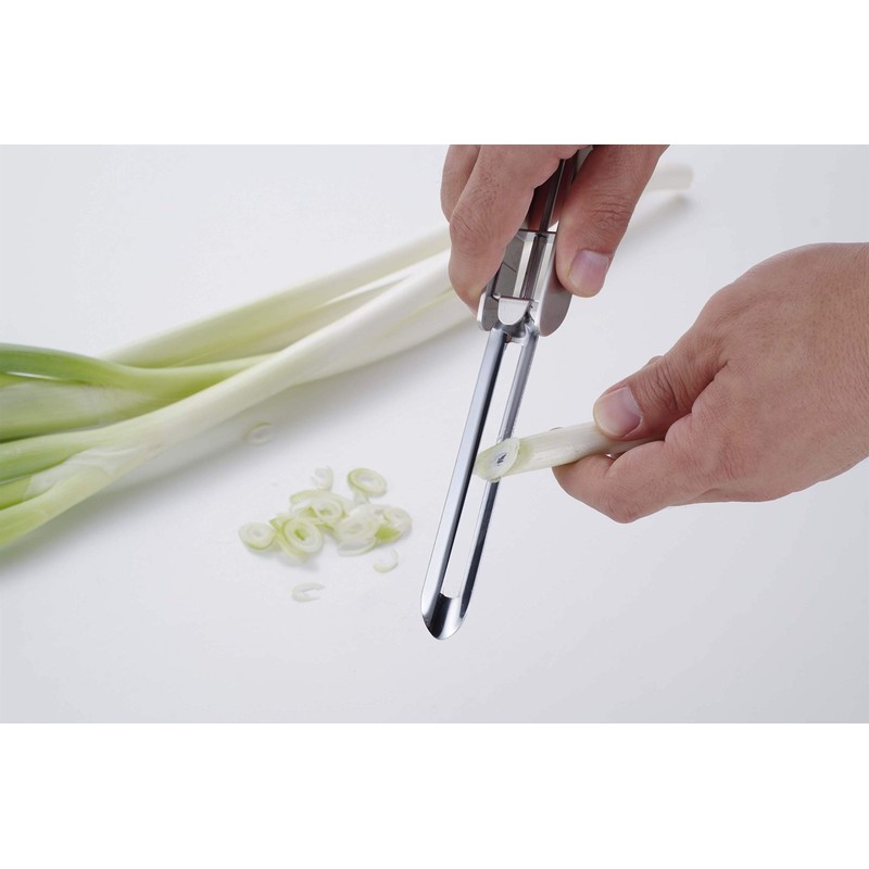 Stainless Steel Peeler, Long Vegetable Peeler, with plastic safety cover,