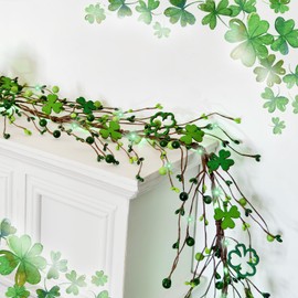 Cherica St Patricks Day Garland 5ft, Shamrock Garland, St Patrick's Day Garland with Green Light, St. Patrick's Day Decorations Saint Patricks Irish Decor for Table Mantle Indoor Home