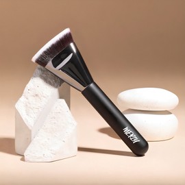 Merge The Airy Fitting Foundation Brush, Black, 1 Piece / 머지 더 에어리 피팅 파운데이션 브러쉬, 블랙, 1개