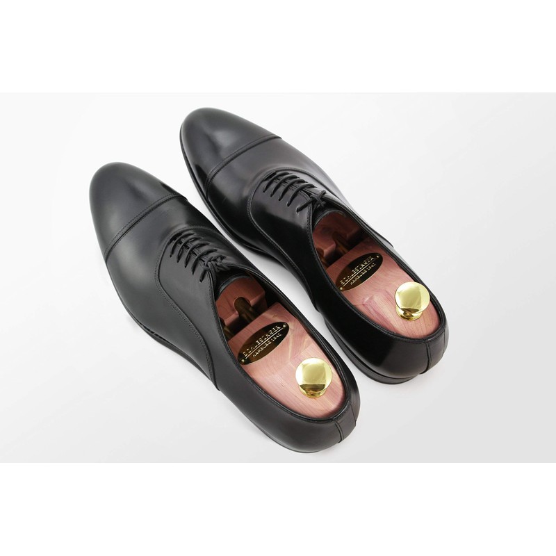 Schlesinger - Premium Schuhspanner aus edlem Zedernholz für Herrenschuhe. Modell