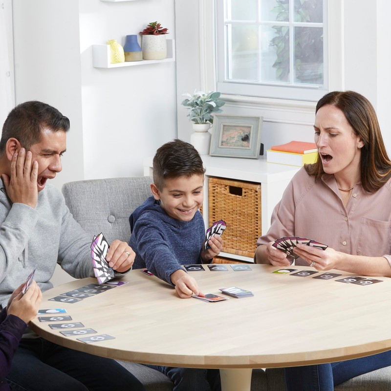 Hasbro Gaming 5 Alive Card Game, Fast-Paced Game for Kids