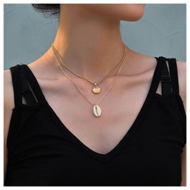 Cimenexe Bohemian Layered Shell Necklace Gold Clam Shell Pendant Necklace Cowrie Shell Choker Necklace Summer Seashell Cowrie Necklace Chain Jewelry for Women and Girls Gifts