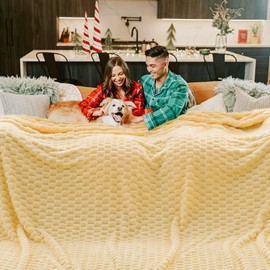 Vessia Oversized King Size Light Yellow 3D Jacquard Blanket 10x10, Large Blanket for Family and Friends, Suitable for Couch, Sofa, Bed, Warm and Soft Home Decor for All Seasons(120x120 inches)