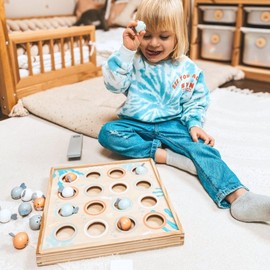 Mamabrum, Flying Fish - Wooden Toy, Wooden Platform with Many Holes, 2 Catapults, 16 Small Fish, Ecological Toy, for Children from 3 Years, Fishing Game Montessori