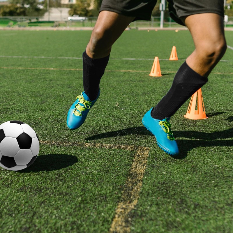 XNIVUIS 2 Pairs Football Sock Sleeves, Soccer Shin Guards Sleeves,