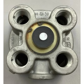 Bendix 102166 T-294304-B Air Brake Relay Valve (R44)