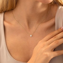 VRIUA Gold Necklace for Women, Diamond Necklaces for Women 14K Gold Plated Dainty Gold Necklace Cute Simple Gold Necklace for Women Trendy Jewelry