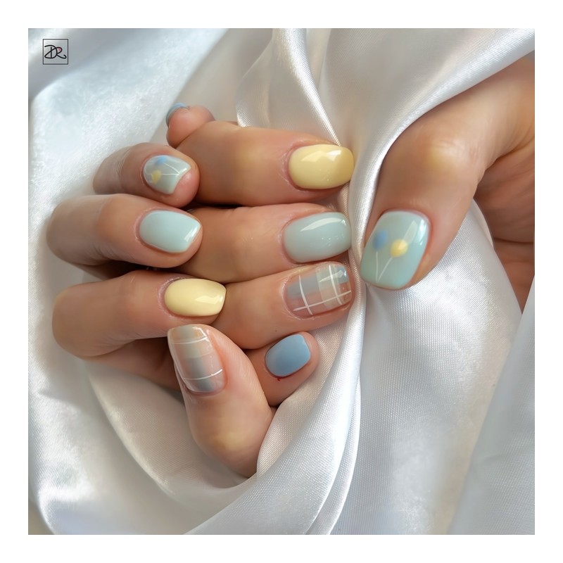 Dara Beauty 2024 August Art of the MonthCheck Balloon Nail❣