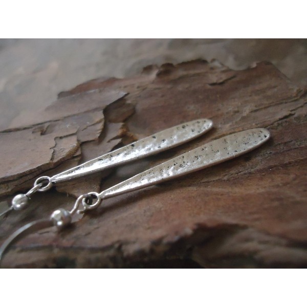 Hammered long earrings