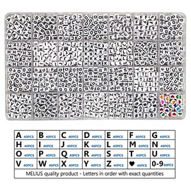 Melius - Cuentas acrílicas cuadradas con letras, 1120 piezas de 6 x 6 mm en orden alfabético A-Z con números, cuentas de corazón en cubo de colores para hacer joyería, collares, llaveros, pulseras DIY