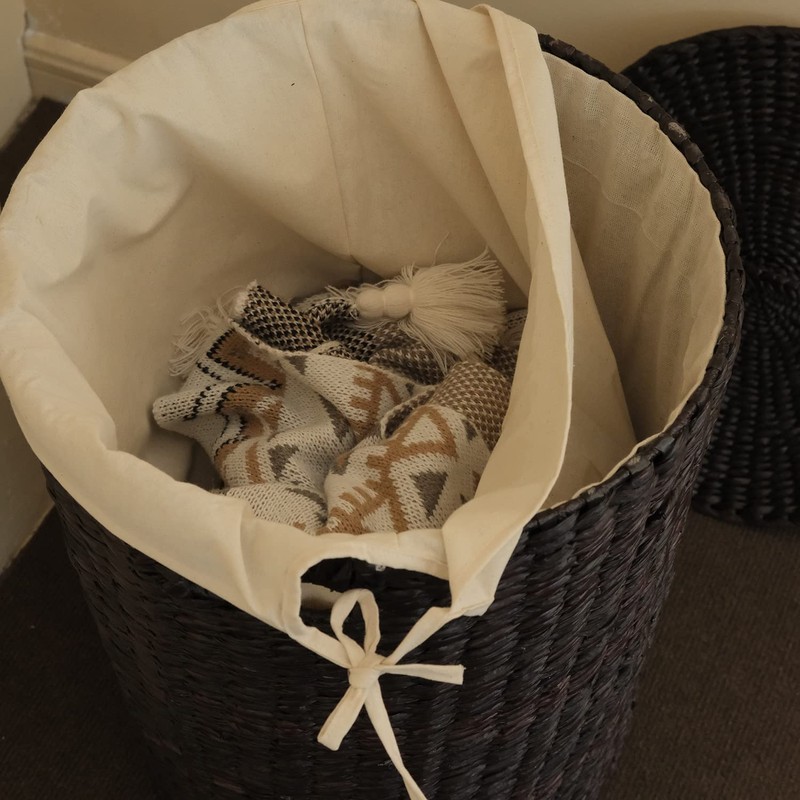 Furnnylane Hand-Woven Wicker Laundry Basket with Lid, 20 Gal (75