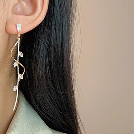 Long Crystal Tassel Drop Dangle Earrings for Women Sparkly Zirconia Spiral Dangling Earrings Gold Threader Earrings Wedding Jewelry Gifts (Gold)