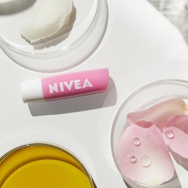 NIVEA Soft Rose Nourishing Lipstick, 4.8 g