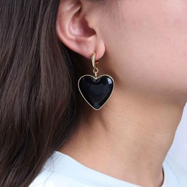 Inilbran Boho Resin Black Heart Dangle Earrings Vintage Puffy Heart Drop Earrings Black Enamel Heart Hoop Earrings Punk Love Heart Statement Earrings Jewelry for Women and Girls