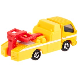 Takara Tomy Tomica No.5 Toyota Dyna Tow Truck (Box) Mini Car Toy Ages 3 and Up