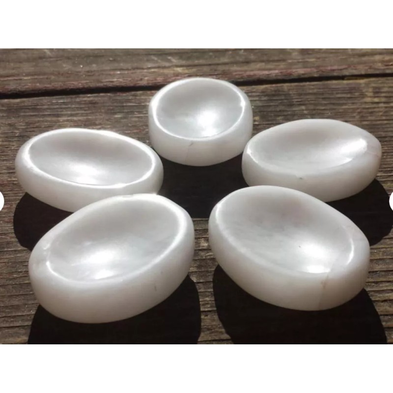 NATURAL WHITE AGATE GEMSTONE WORRY STONE (ONE)