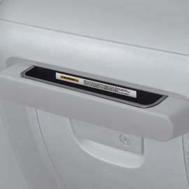 Quadratec Bandeja de barra de agarre – Se adapta a Jeep Wrangler JK JKU 2011-2018 de 2 puertas y 4 puertas – Bandeja de almacenamiento para mango de salpicadero – Se desliza en la barra de agarre sobre la guantera – Organizador de accesorios interiores J