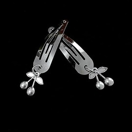 2 Pcs Cherry Metal Snap Hair Clips Silver Color Cross Heart Hair Barrettes Clips with Pendant Girls Hair Accessories