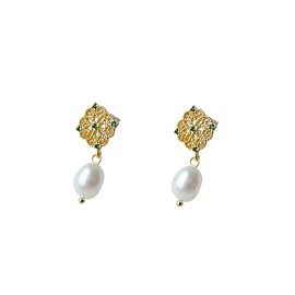 Vintage Filigree Pearl Dangle Earrings Gold Pearl Drop Earrings Hollow Carved Filigree Earrings Jewelry for Women and Girls (Golden, One size)