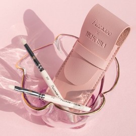PICCASSO Picasso Aegyosal Brush Pearl Shadow Cheongdam-dong Witch 2P + Pouch Set / 피카소 애교살 브러쉬 펄 섀도우 청담동 마녀 2P + 파우치 세트