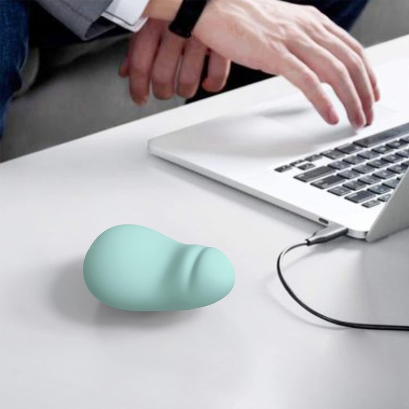 Multifunctional Ultra Soft Squeeze Personal Electric Massager with Vibrating Physic