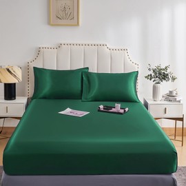 DuShow Satin Fitted Sheet Green Double Bed 140 x 200 cm, Silky Satin Bed Sheet with Deep Pockets, Breathable Soft Comfortable Satin Bed Linen, Fitted Sheet, Suitable for Mattresses up to 30 cm