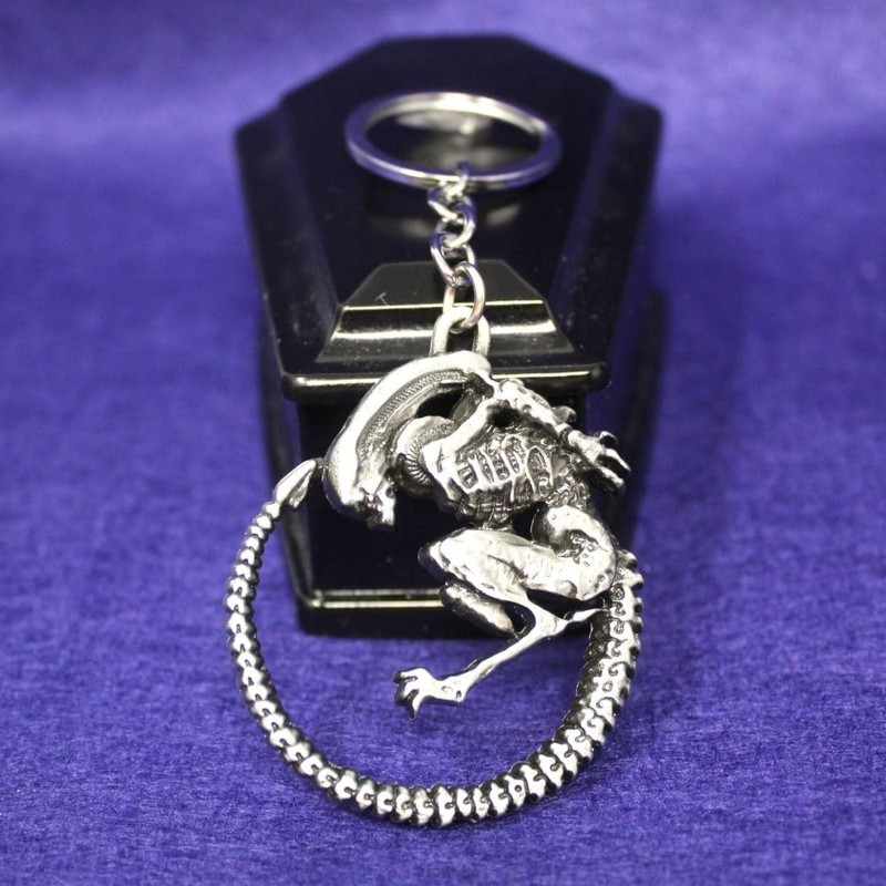 Alien vs. Predator Inspired Keyring Antique Metal (Antique Silver)