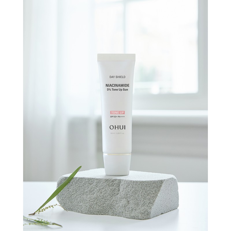 Ohui O HUI Day Shield Niacinamide 5% Tone Up Sun