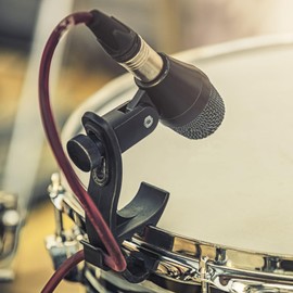 Drum Microphone Clip, Pack of 4 Drum Microphone Clamp Shockproof Securing Clamp Holder Musical Instrument Supplies for Professional Drum Recording, 4.6 X 0.9 X 1.8in