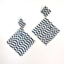 Fashion Jewelry E0242 Black White Tone Strip Acrylic Rhombus Shape Drop Dangle Post Earrings