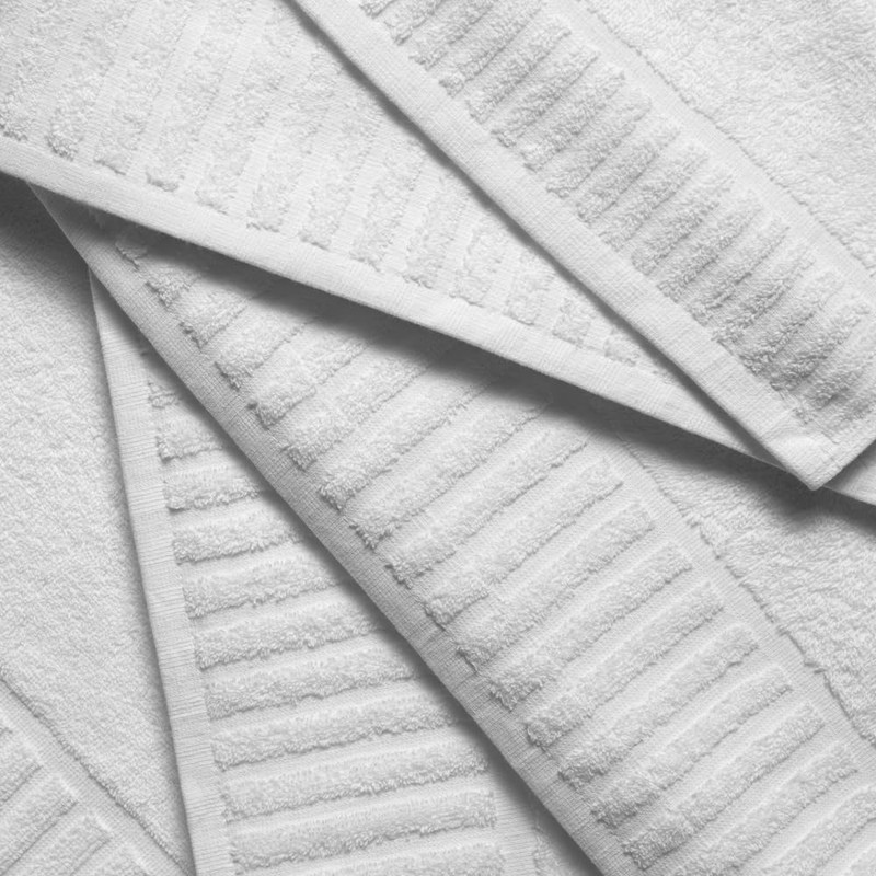 Top Towel - 2 Shower Towels - Hotel White Towels