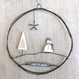 East of India Hanging Metal Snowman Wreath 'Let it Snow'