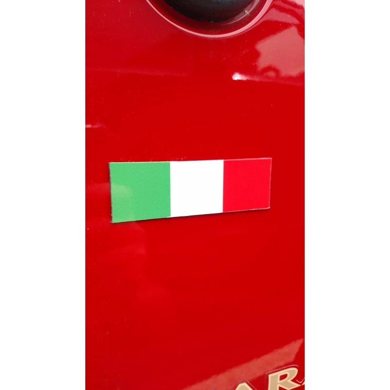 Cupeez Magnetic Italian Flag Auto Accessory Italy Emblem Made in