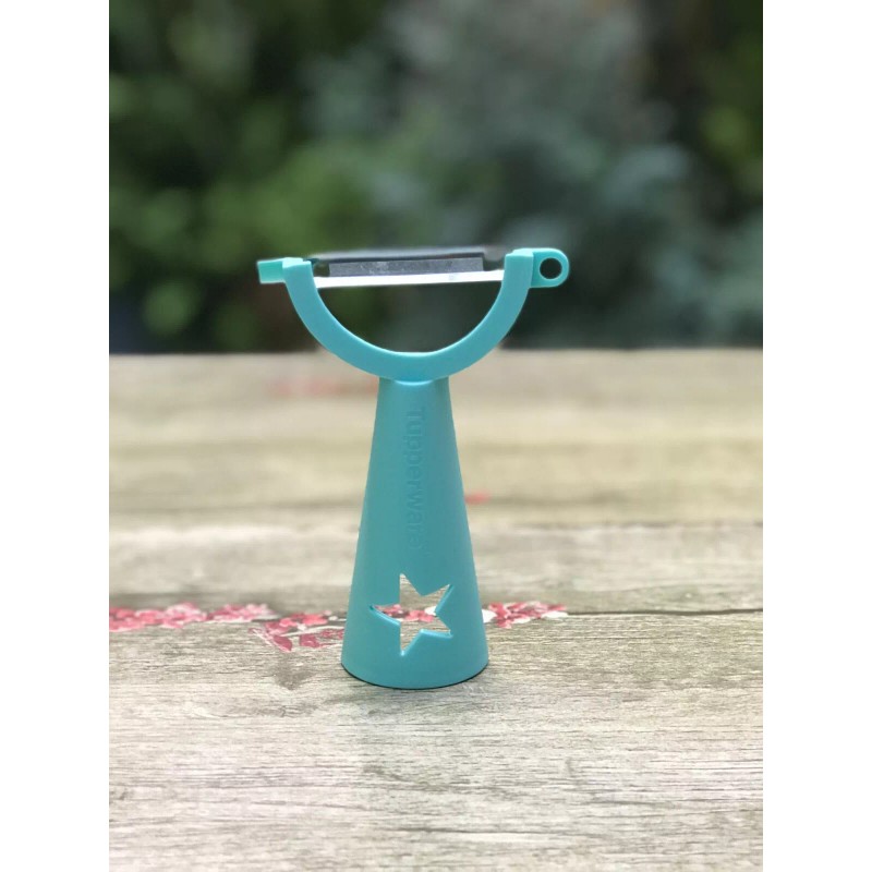 Tupperware - Vegetable Peeler - Aqua -very easy, useful and
