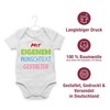 Geschenk mit Namen personalisiert by Shirtracer - Baby Bodysuit Boy