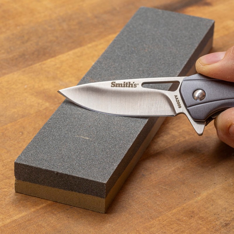Smith’s 51447 8” Dual Grit Combination Sharpening Stone – Gray