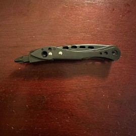 Leatherman New replacement parts Leatherman SKELETOOL TOPO: One part for Repair/Mod, bits - Driver side with 2 bits