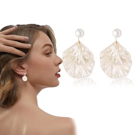 WUSJCOF Shell Earrings Women's Scallop Pearl Stud Earrings, Vintage Boho Earrings, Mermaid Jewellery, White Mother of Pearl Shell Earrings for Women and Girls