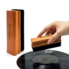 Daifanni Vinyl Record Cleaning Brush Velvet Brush, Anti-Static Velvet Record Cleaner with Non-Slip Wood Handle,Turntable Accessories for LP Vinyl Care
