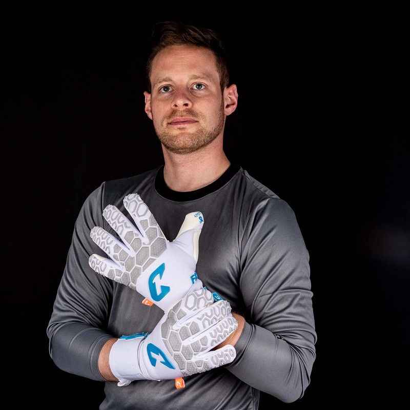 CATCH & KEEP Fly White Soul Men's Goalkeeper Gloves Size